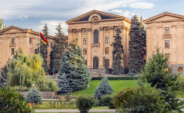 Armenia’s Parliament Discusses a Ban on Cash Payments for Gambling